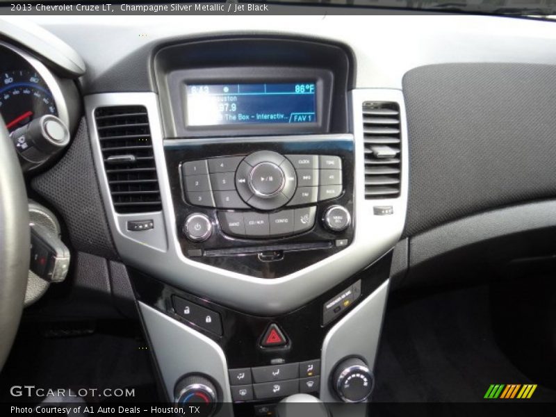 Champagne Silver Metallic / Jet Black 2013 Chevrolet Cruze LT