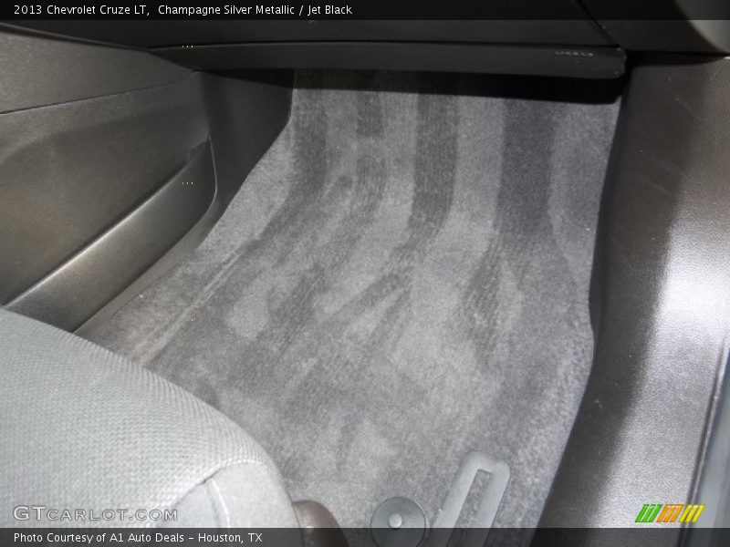 Champagne Silver Metallic / Jet Black 2013 Chevrolet Cruze LT