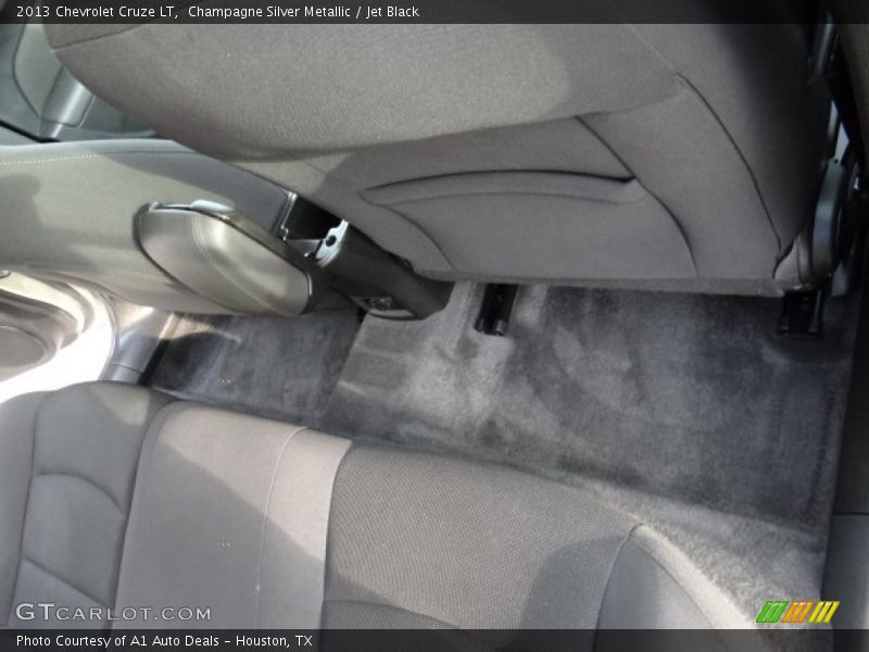 Champagne Silver Metallic / Jet Black 2013 Chevrolet Cruze LT
