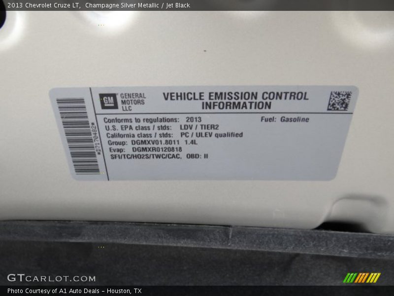 Champagne Silver Metallic / Jet Black 2013 Chevrolet Cruze LT