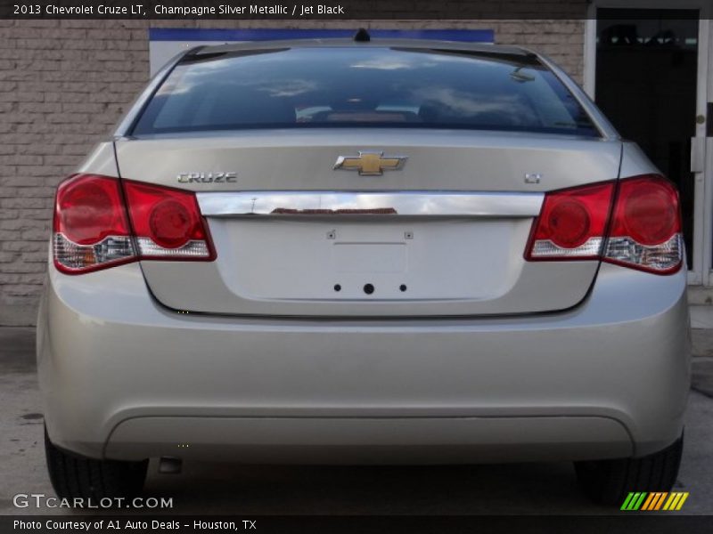 Champagne Silver Metallic / Jet Black 2013 Chevrolet Cruze LT