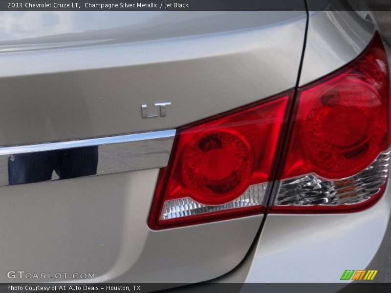 Champagne Silver Metallic / Jet Black 2013 Chevrolet Cruze LT