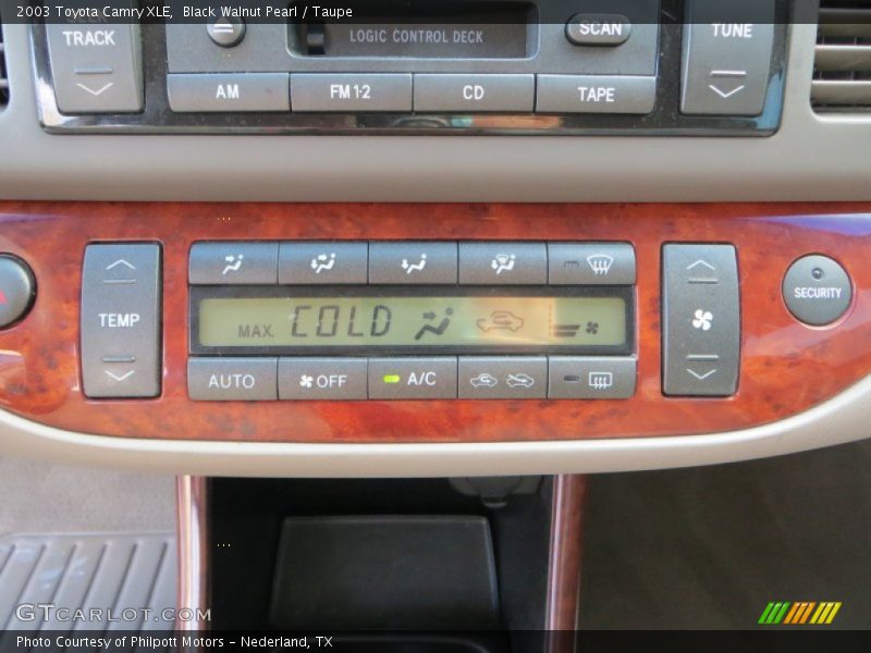 Controls of 2003 Camry XLE