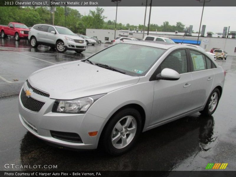 Front 3/4 View of 2013 Cruze LT