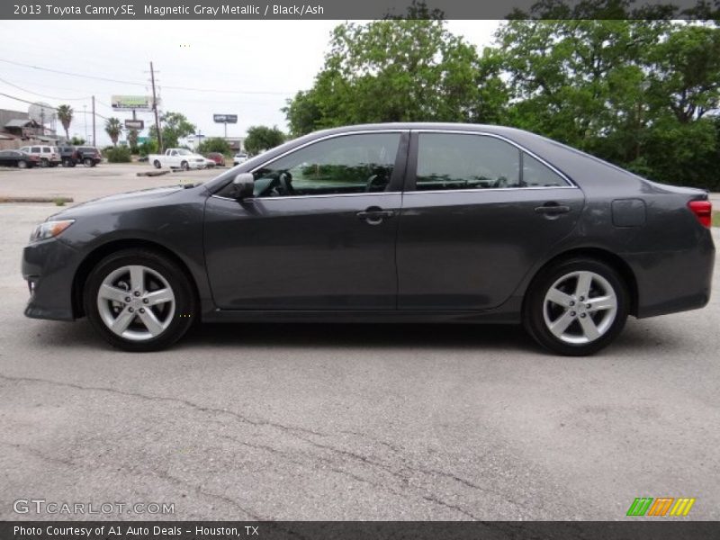 Magnetic Gray Metallic / Black/Ash 2013 Toyota Camry SE