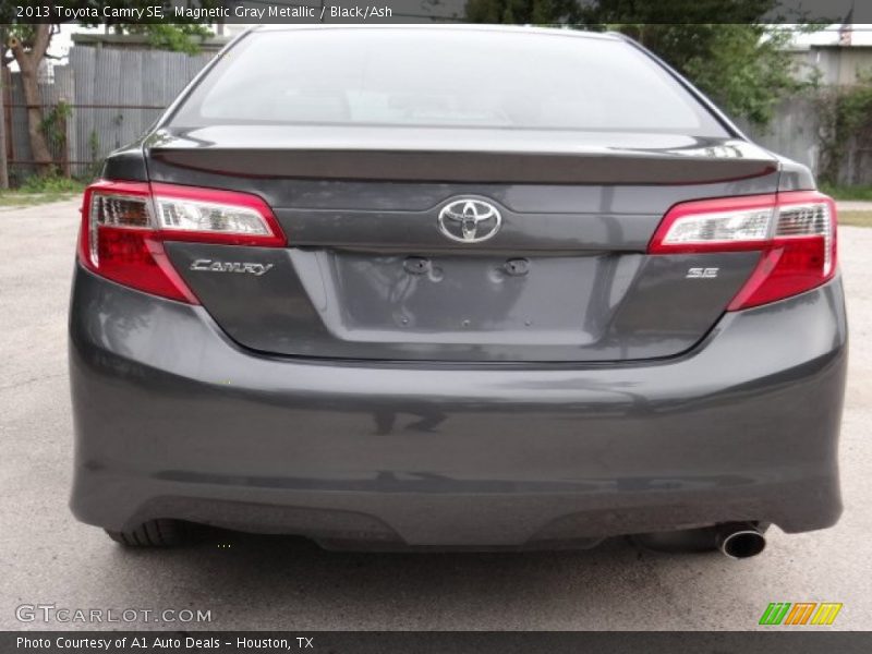 Magnetic Gray Metallic / Black/Ash 2013 Toyota Camry SE