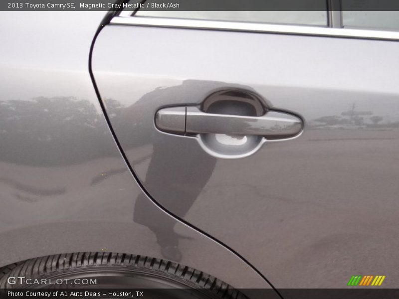 Magnetic Gray Metallic / Black/Ash 2013 Toyota Camry SE