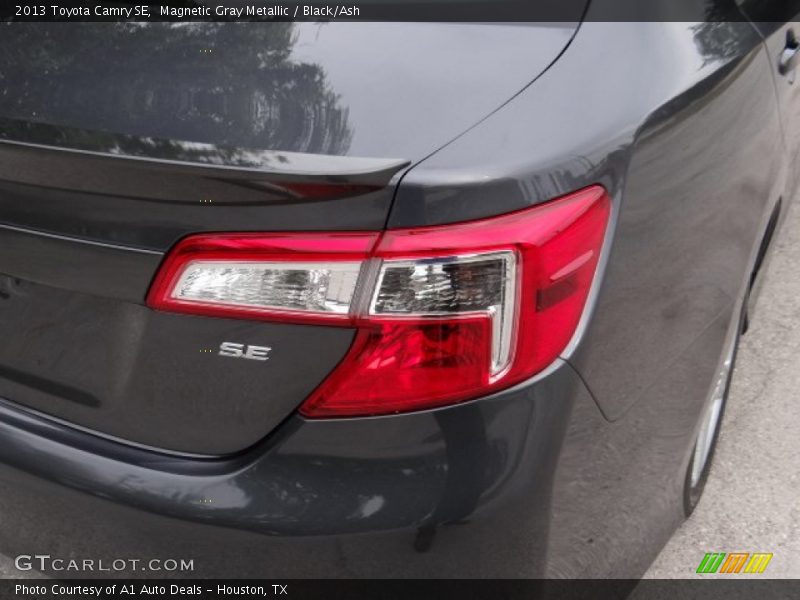 Magnetic Gray Metallic / Black/Ash 2013 Toyota Camry SE