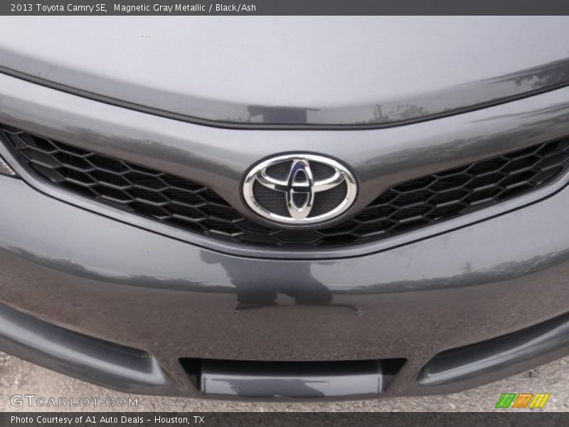Magnetic Gray Metallic / Black/Ash 2013 Toyota Camry SE