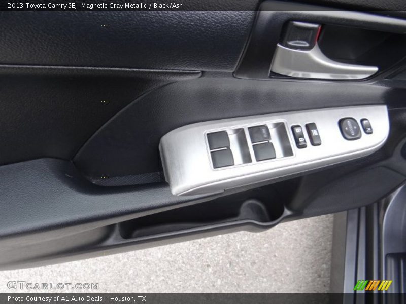 Controls of 2013 Camry SE