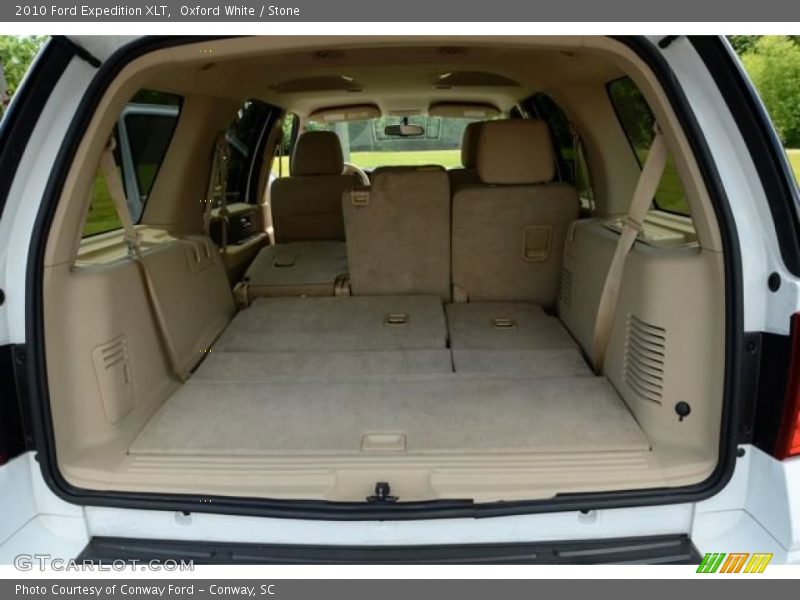 Oxford White / Stone 2010 Ford Expedition XLT