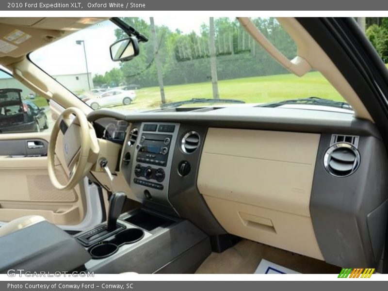 Oxford White / Stone 2010 Ford Expedition XLT