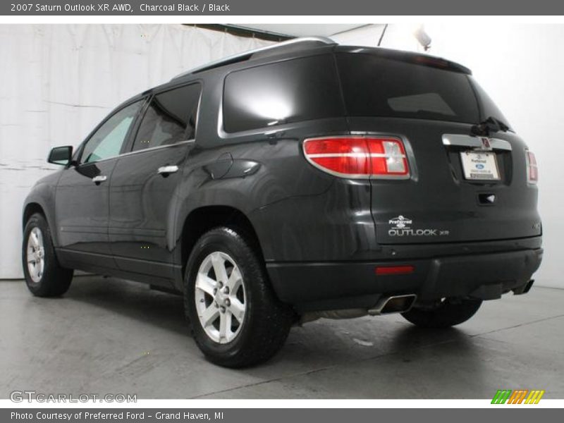 Charcoal Black / Black 2007 Saturn Outlook XR AWD
