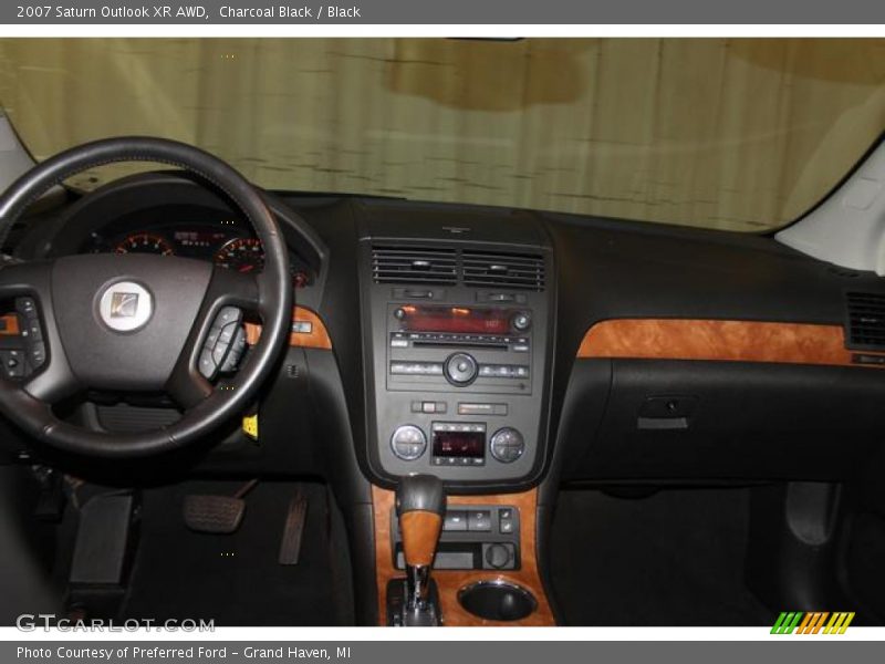 Charcoal Black / Black 2007 Saturn Outlook XR AWD