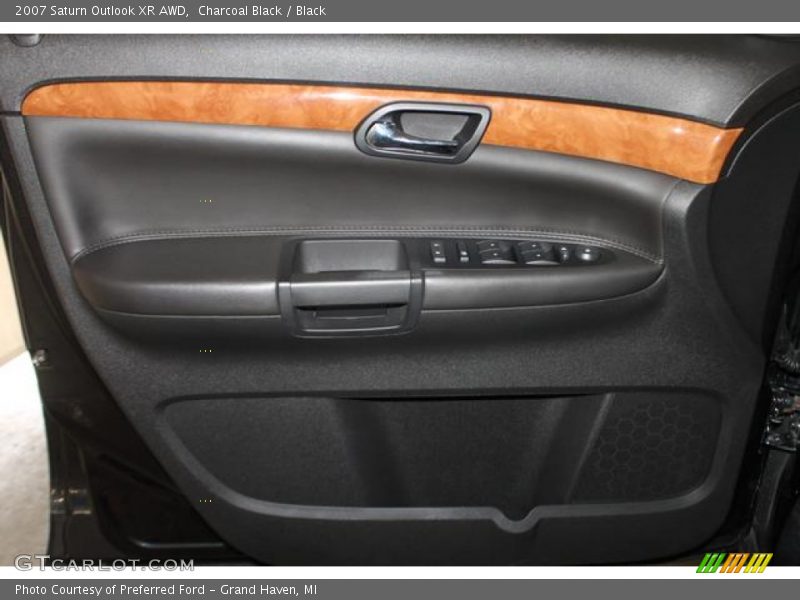 Charcoal Black / Black 2007 Saturn Outlook XR AWD