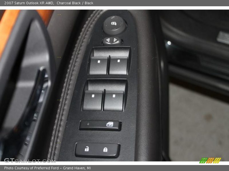 Charcoal Black / Black 2007 Saturn Outlook XR AWD