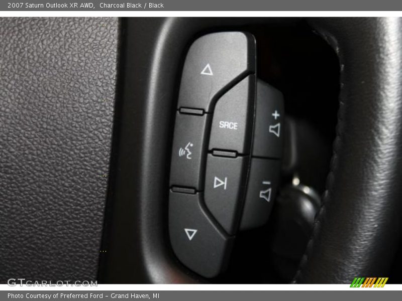 Charcoal Black / Black 2007 Saturn Outlook XR AWD