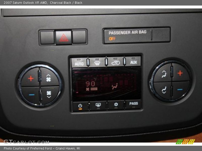 Charcoal Black / Black 2007 Saturn Outlook XR AWD