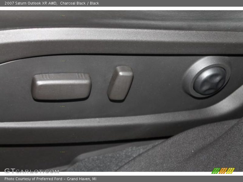 Charcoal Black / Black 2007 Saturn Outlook XR AWD