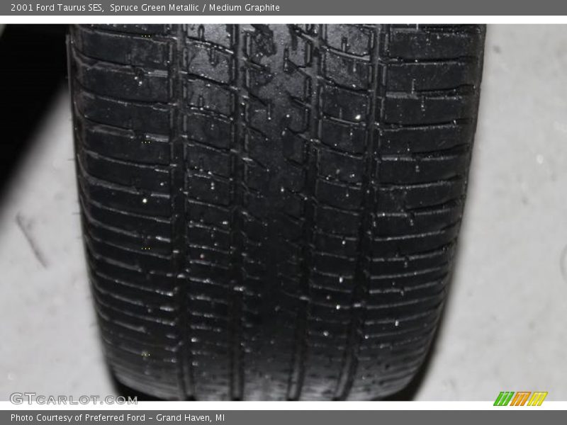 Spruce Green Metallic / Medium Graphite 2001 Ford Taurus SES