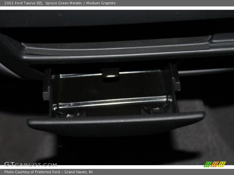 Spruce Green Metallic / Medium Graphite 2001 Ford Taurus SES