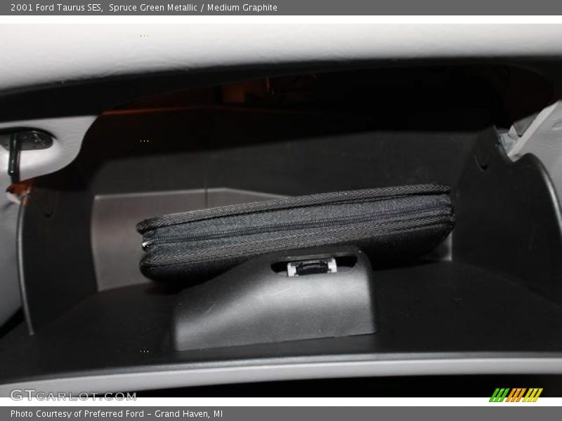Spruce Green Metallic / Medium Graphite 2001 Ford Taurus SES