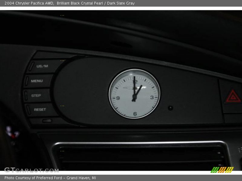 Brilliant Black Crystal Pearl / Dark Slate Gray 2004 Chrysler Pacifica AWD