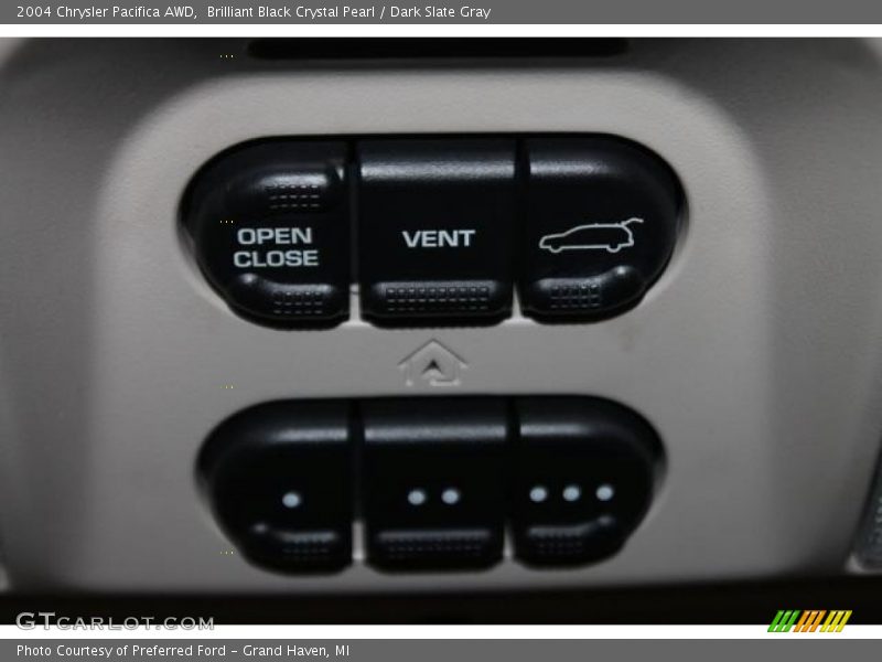 Brilliant Black Crystal Pearl / Dark Slate Gray 2004 Chrysler Pacifica AWD