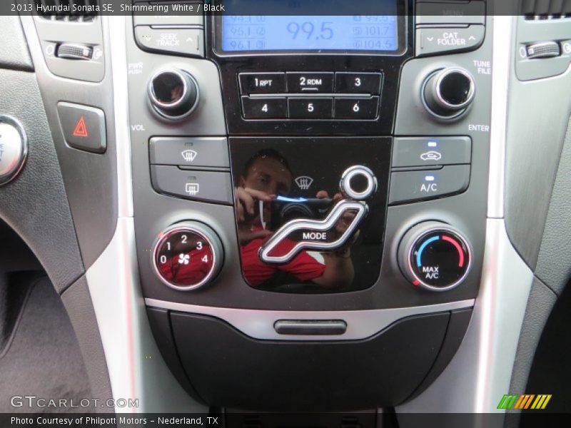 Shimmering White / Black 2013 Hyundai Sonata SE