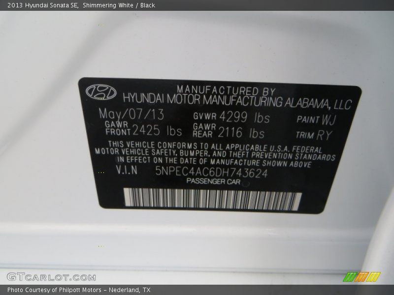 Shimmering White / Black 2013 Hyundai Sonata SE