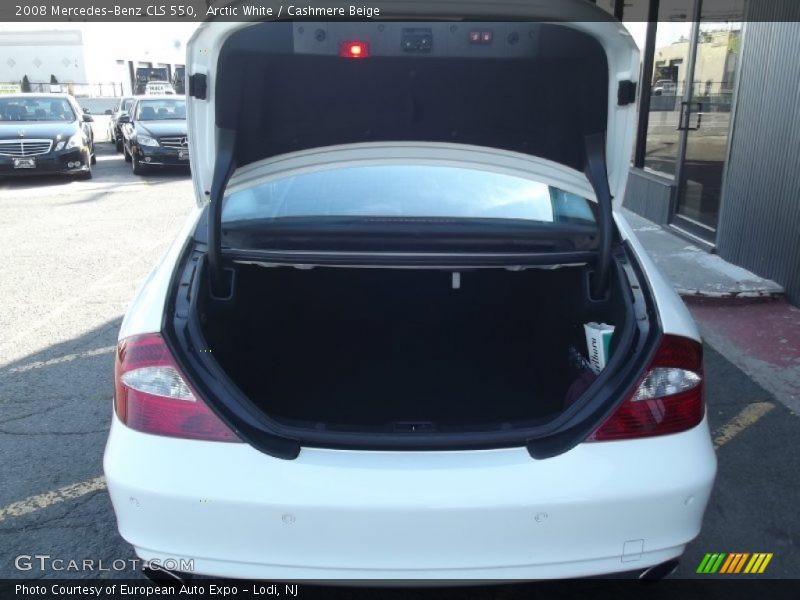 Arctic White / Cashmere Beige 2008 Mercedes-Benz CLS 550