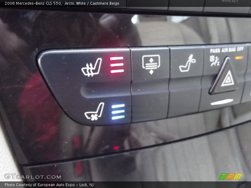 Arctic White / Cashmere Beige 2008 Mercedes-Benz CLS 550