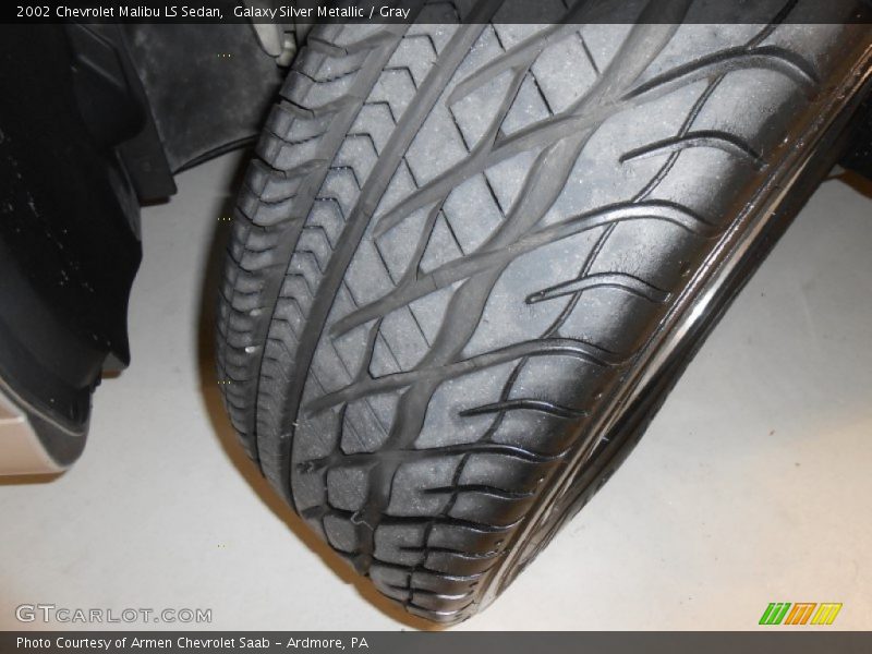 Galaxy Silver Metallic / Gray 2002 Chevrolet Malibu LS Sedan