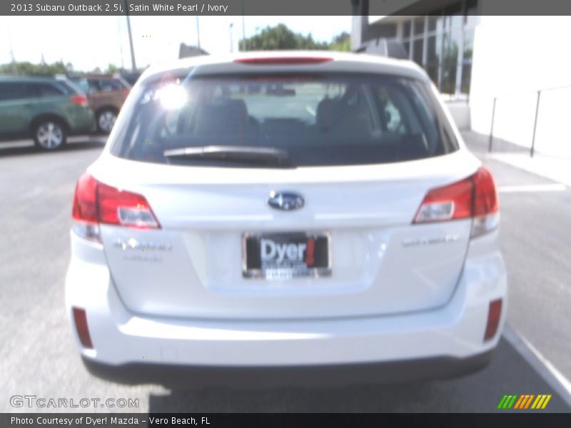 Satin White Pearl / Ivory 2013 Subaru Outback 2.5i