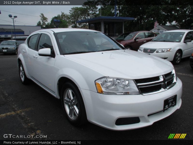 Bright White / Black 2012 Dodge Avenger SXT