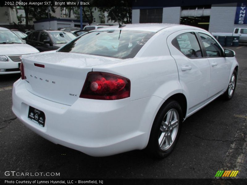 Bright White / Black 2012 Dodge Avenger SXT