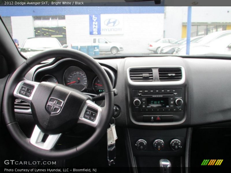 Bright White / Black 2012 Dodge Avenger SXT