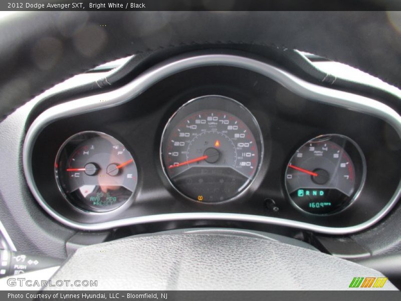 Bright White / Black 2012 Dodge Avenger SXT