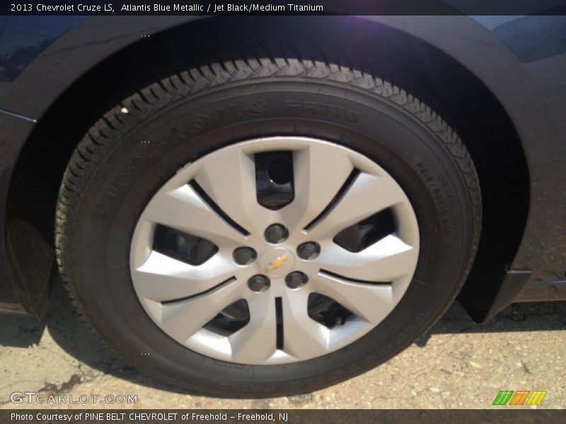 Atlantis Blue Metallic / Jet Black/Medium Titanium 2013 Chevrolet Cruze LS