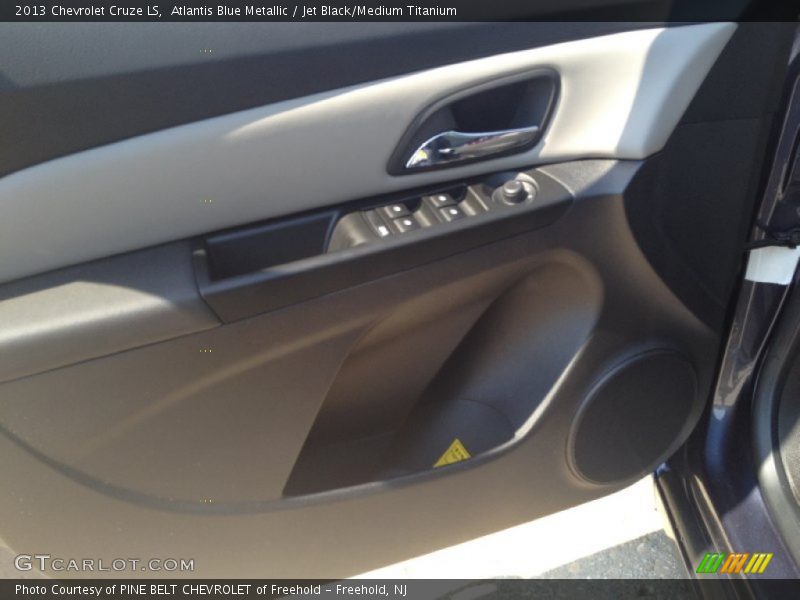 Atlantis Blue Metallic / Jet Black/Medium Titanium 2013 Chevrolet Cruze LS