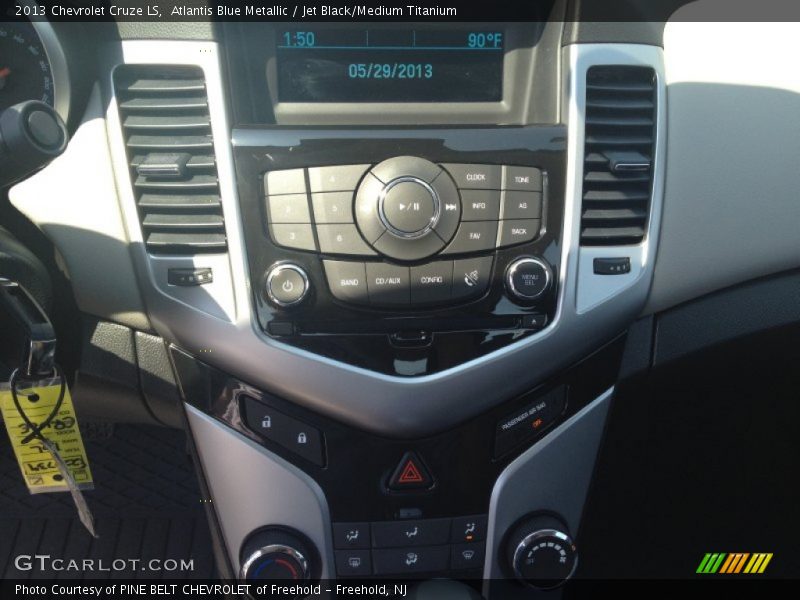 Atlantis Blue Metallic / Jet Black/Medium Titanium 2013 Chevrolet Cruze LS