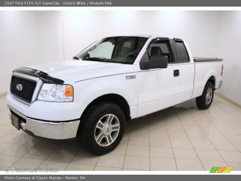 Oxford White / Medium Flint 2007 Ford F150 XLT SuperCab