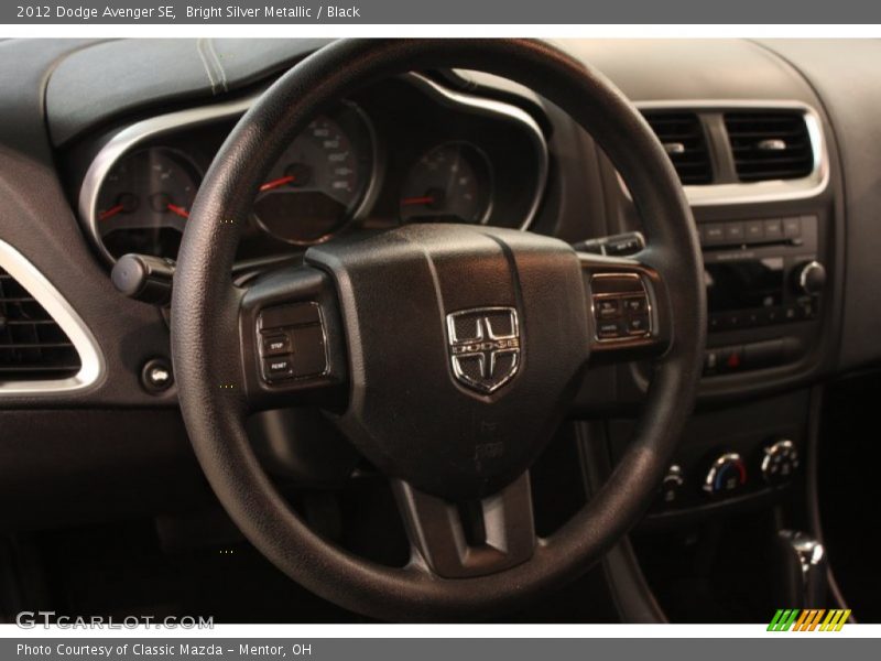 Bright Silver Metallic / Black 2012 Dodge Avenger SE