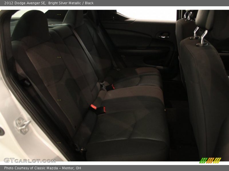 Bright Silver Metallic / Black 2012 Dodge Avenger SE