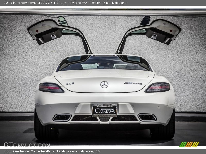 designo Mystic White II / Black designo 2013 Mercedes-Benz SLS AMG GT Coupe