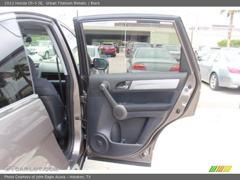 Urban Titanium Metallic / Black 2011 Honda CR-V SE
