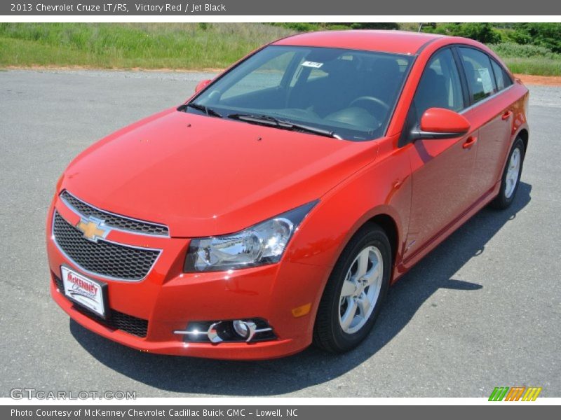 Victory Red / Jet Black 2013 Chevrolet Cruze LT/RS