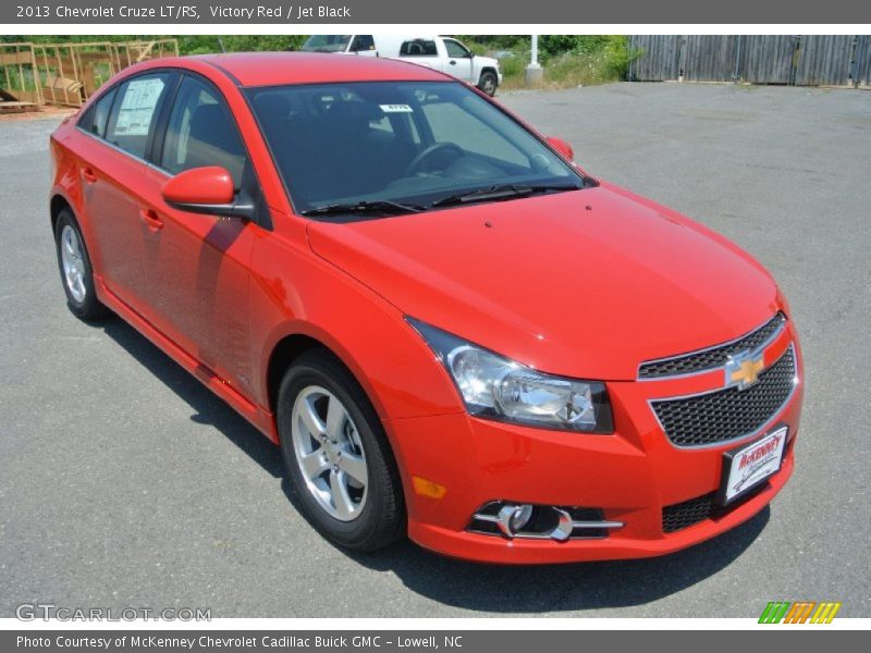 Victory Red / Jet Black 2013 Chevrolet Cruze LT/RS