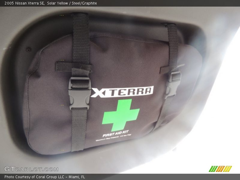 Solar Yellow / Steel/Graphite 2005 Nissan Xterra SE