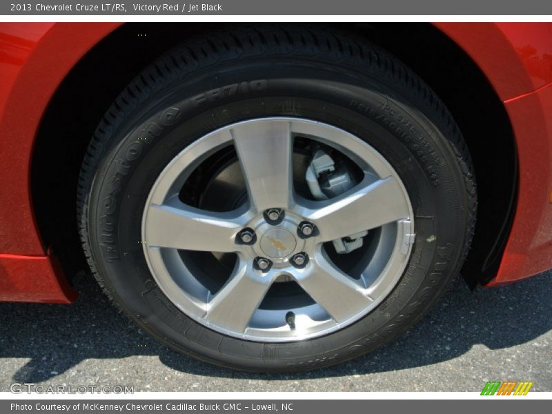 Victory Red / Jet Black 2013 Chevrolet Cruze LT/RS
